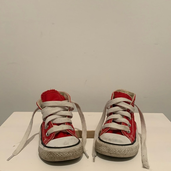 Converse red and white high top shoes size 4. - Picture 1 of 7